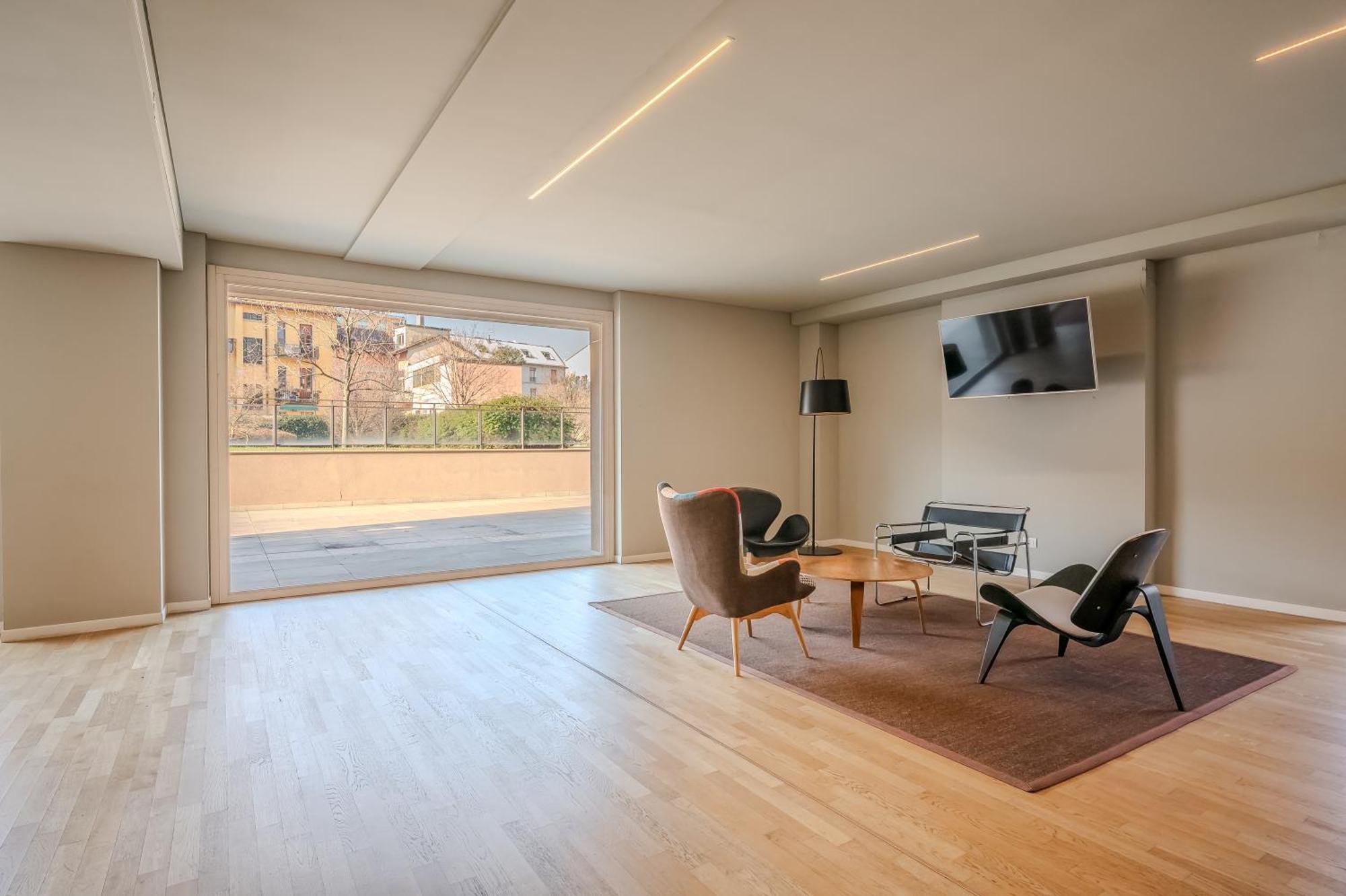Giax Tower Luxury Oasis * Milán