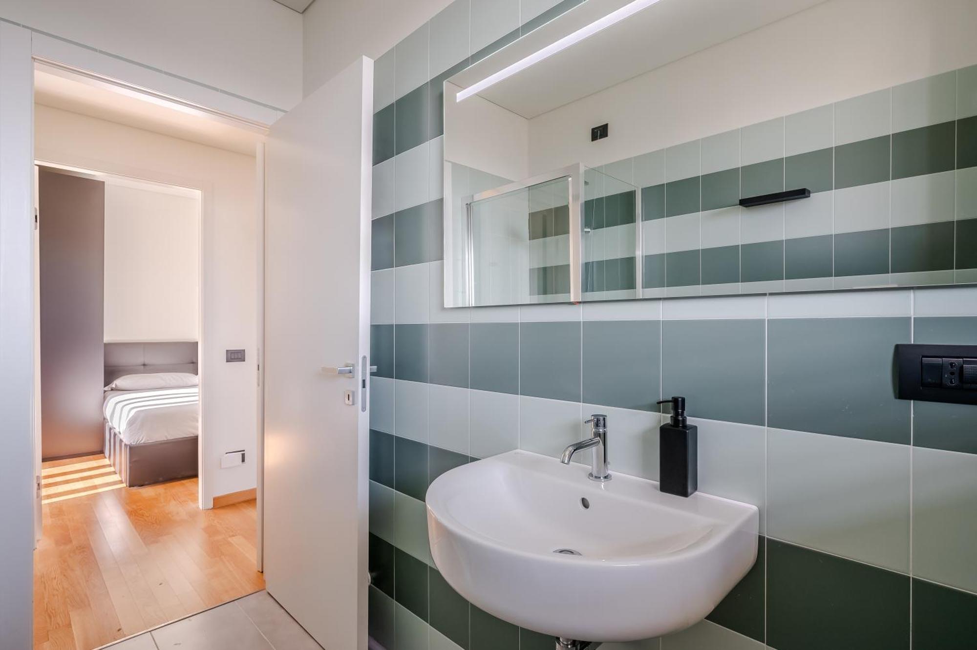 Giax Tower Luxury Oasis * Milán